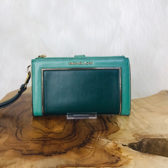 michael kors double zip phone wallet